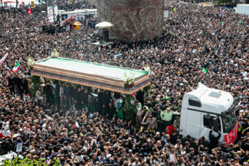 تشییع شهدای خدمت در تهران