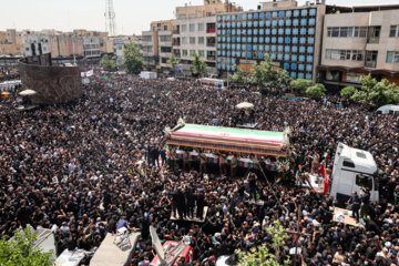 Funeral held in Tehran for helicopter crash martyrs