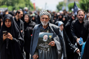 تشییع شهدای خدمت در تهران
