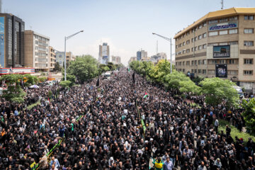 تشییع شهدای خدمت در تهران