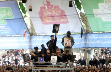 Supreme Leader Offers Prayers on Bodies of Martyrs of Service