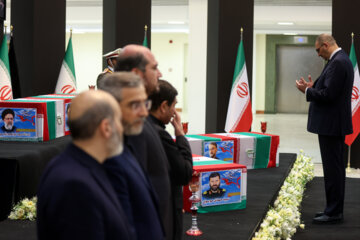 Funcionarios de países rinden homenaje al presidente mártir Raisi