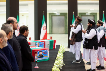 Des dignitaires étrangers rendent hommage au président iranien martyr Raisi