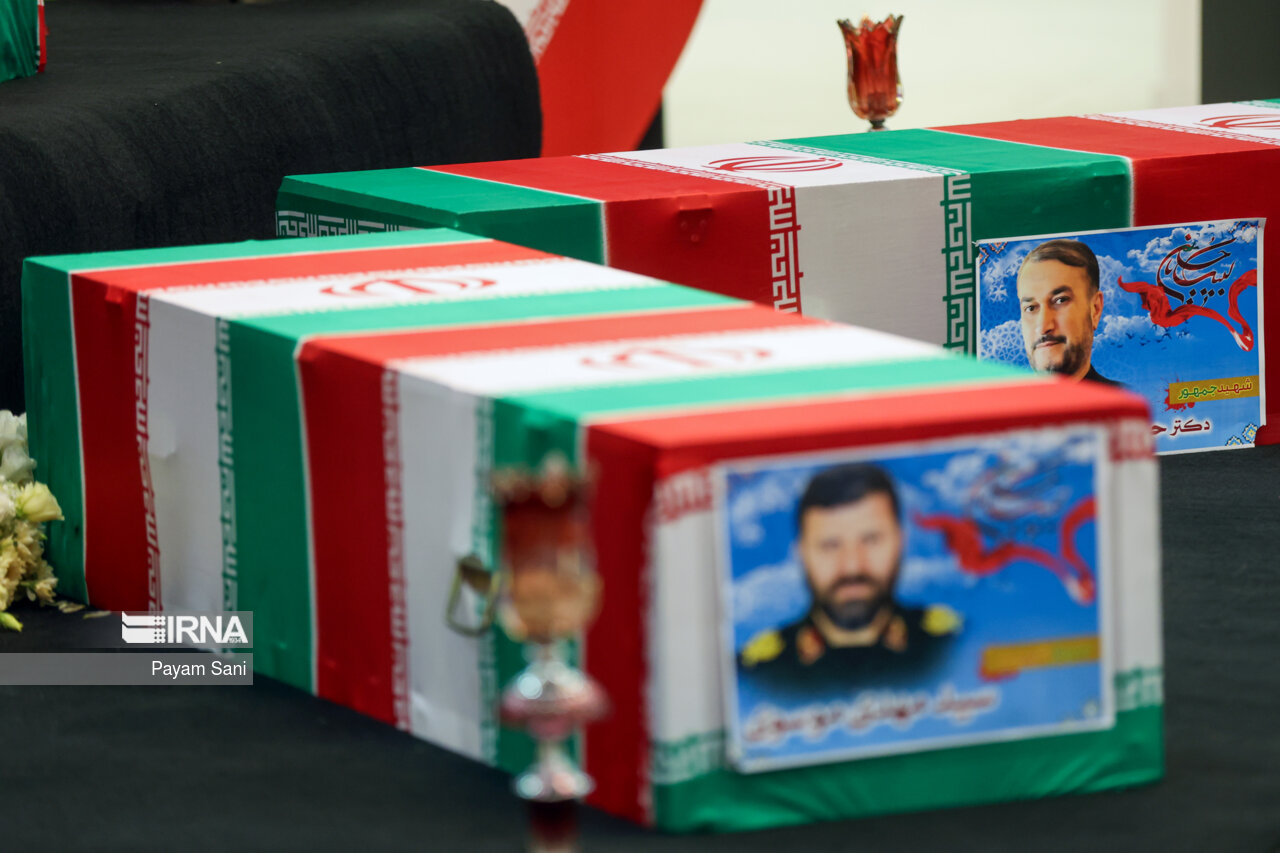 ادای احترام مقامات کشورها به رئیس جمهور شهید