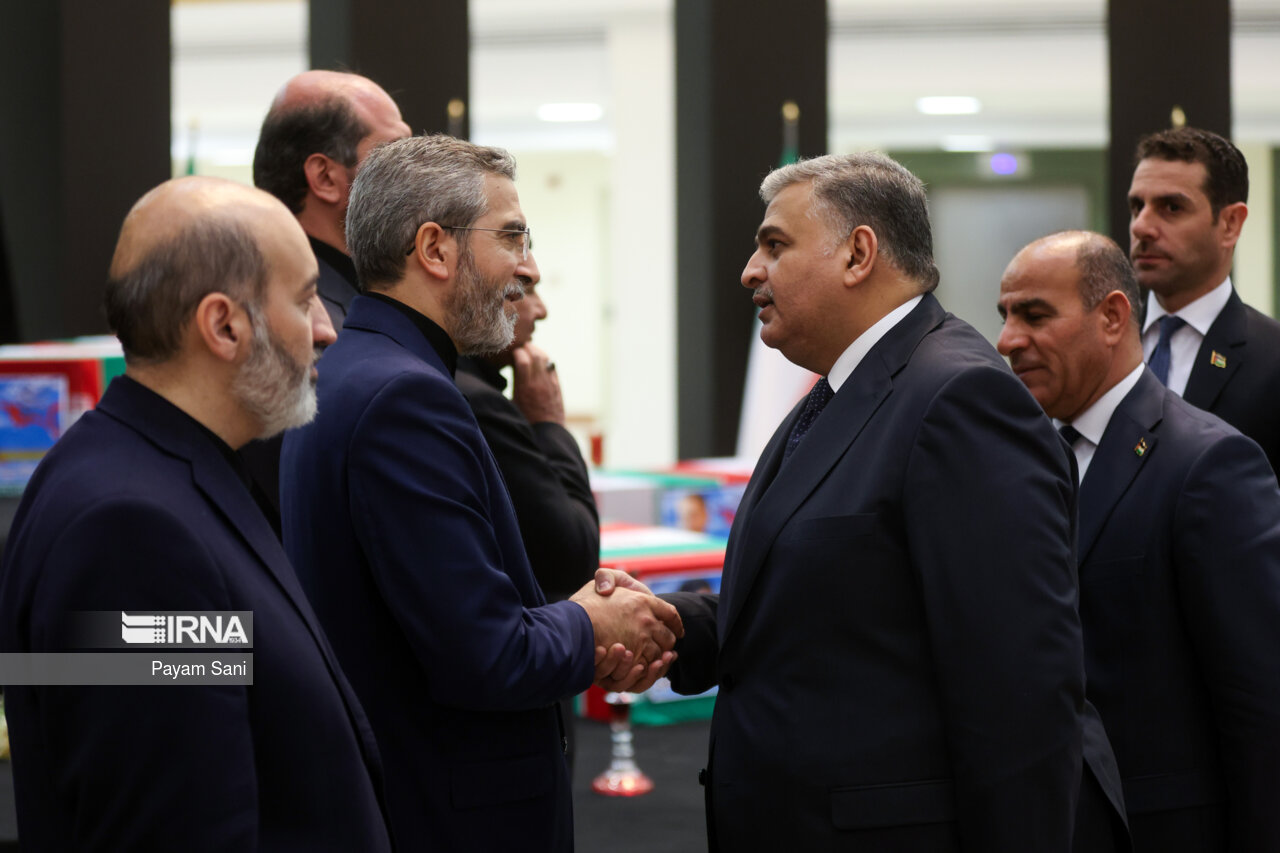 ادای احترام مقامات کشورها به رئیس جمهور شهید