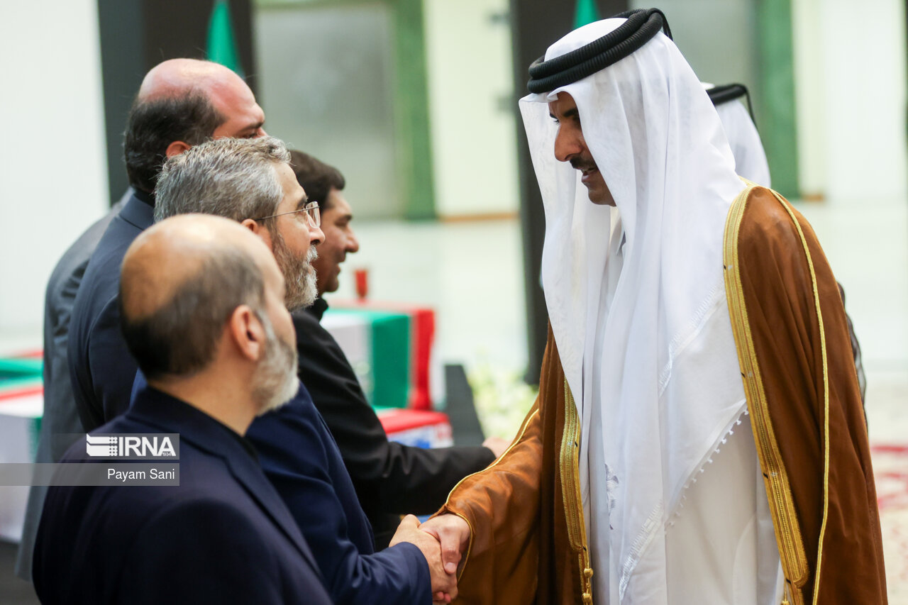 ادای احترام مقامات کشورها به رئیس جمهور شهید