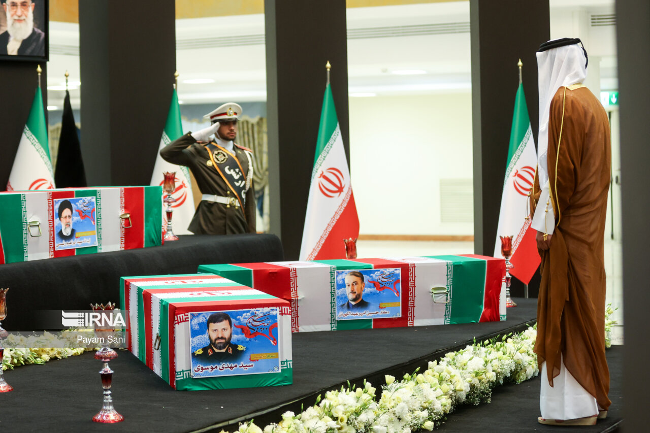 ادای احترام مقامات کشورها به رئیس جمهور شهید