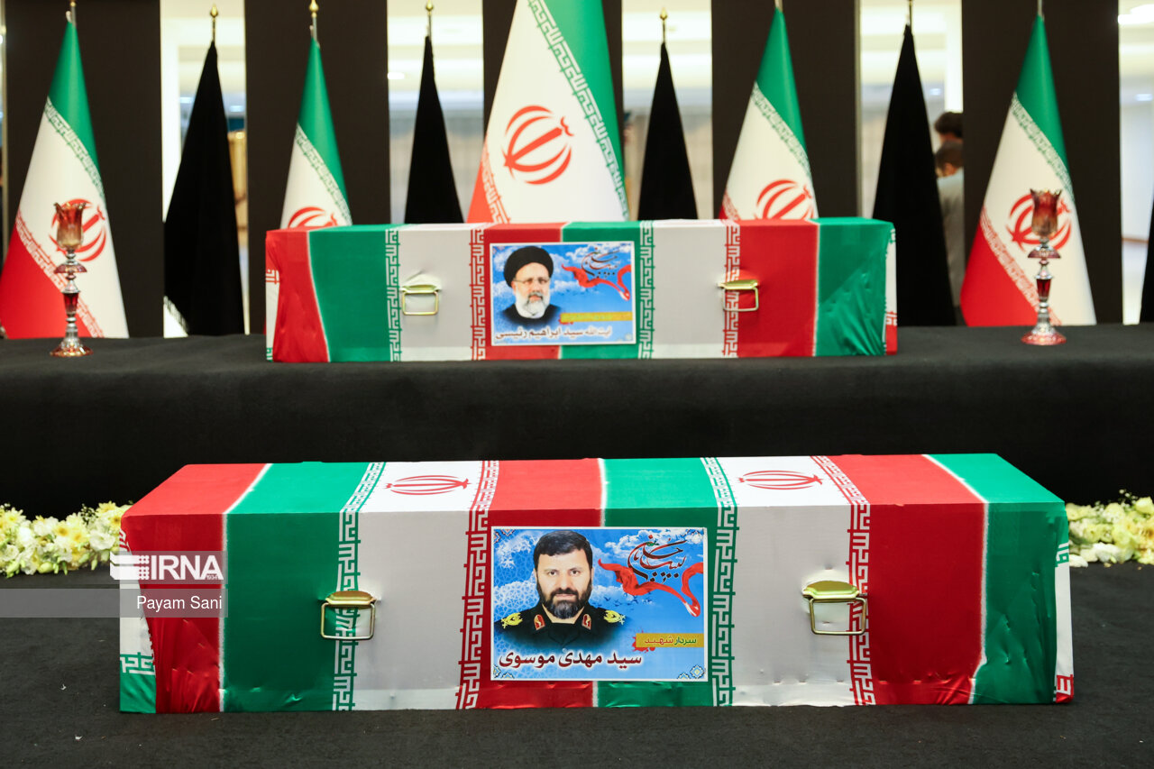 ادای احترام مقامات کشورها به رئیس جمهور شهید