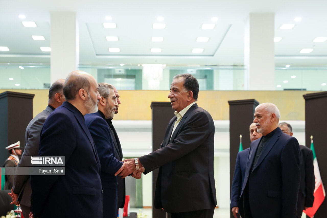 ادای احترام مقامات کشورها به رئیس جمهور شهید