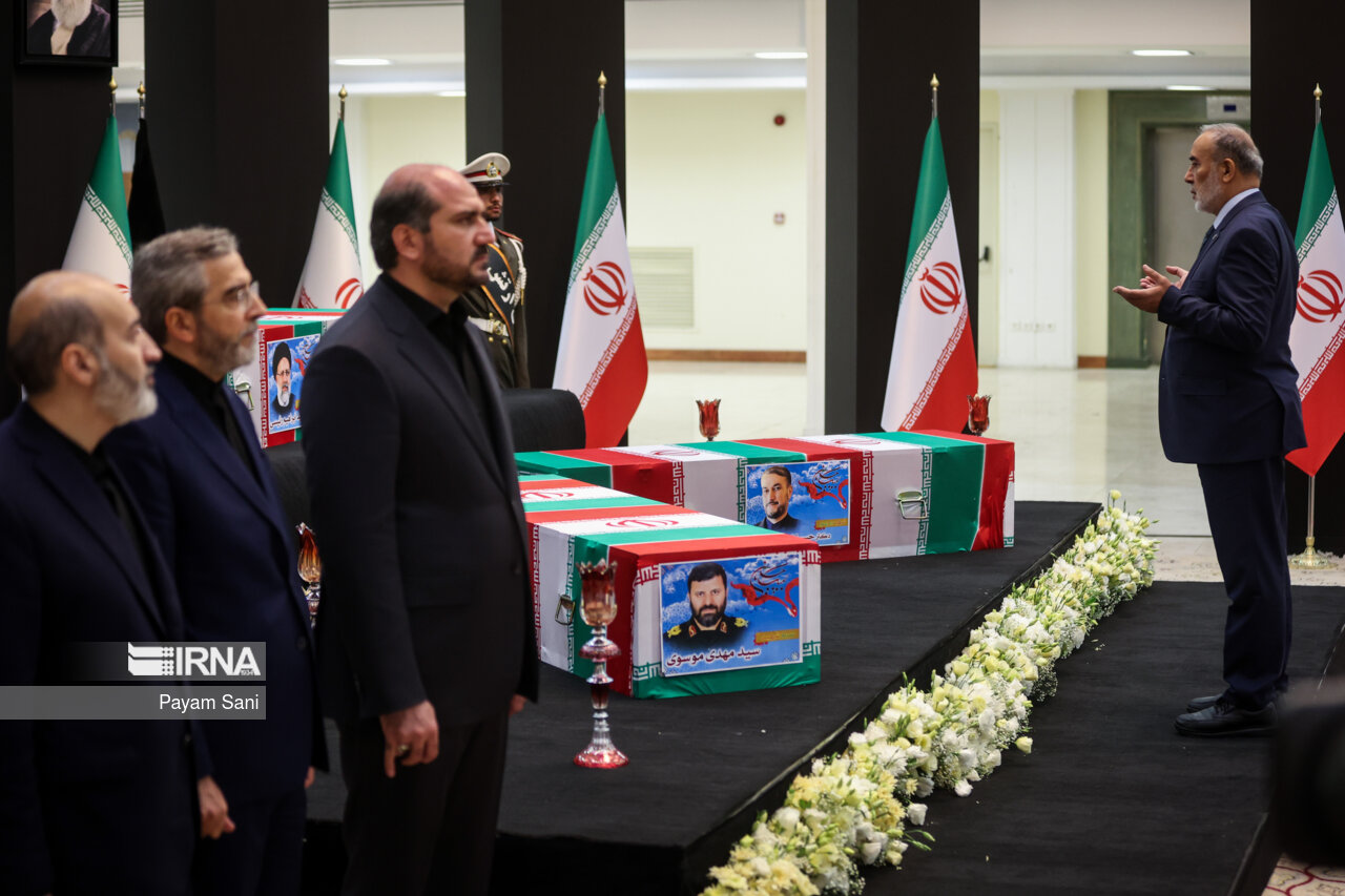 ادای احترام مقامات کشورها به رئیس جمهور شهید