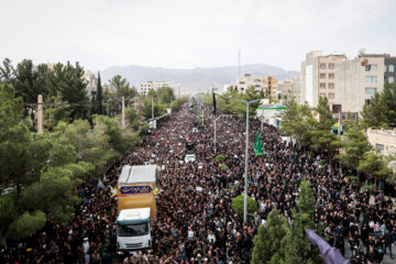 Ceremonia de procesión fúnebre por el presidente Raisi en Biryand