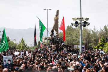 Ceremonia de procesión fúnebre por el presidente Raisi en Biryand