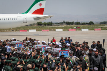 Ceremonia de procesión fúnebre del presidente mártir Raisi en Mashhad
