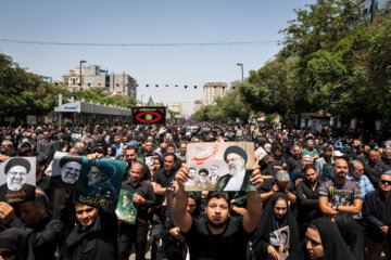 Ceremonia de procesión fúnebre del presidente mártir Raisi en Mashhad