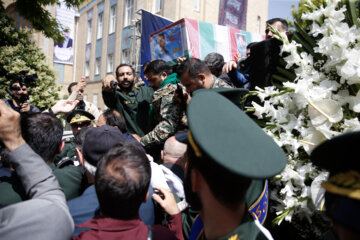 Ceremonia fúnebre por el mártir Hosein Amir Abdolahian