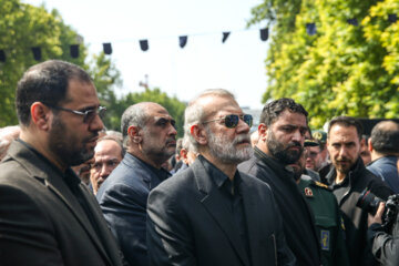 Ceremonia fúnebre por el mártir Hosein Amir Abdolahian