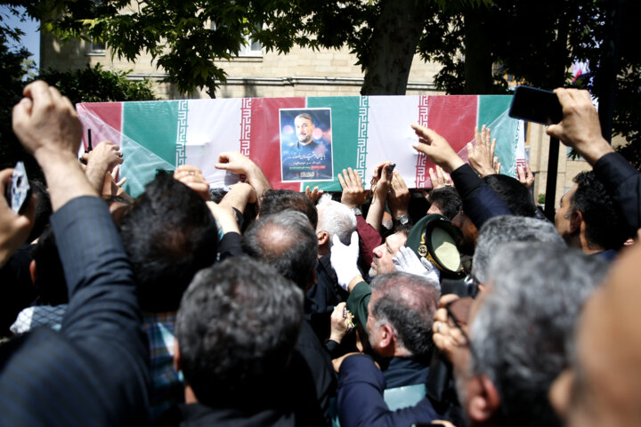 Ceremonia fúnebre por el mártir Hosein Amir Abdolahian