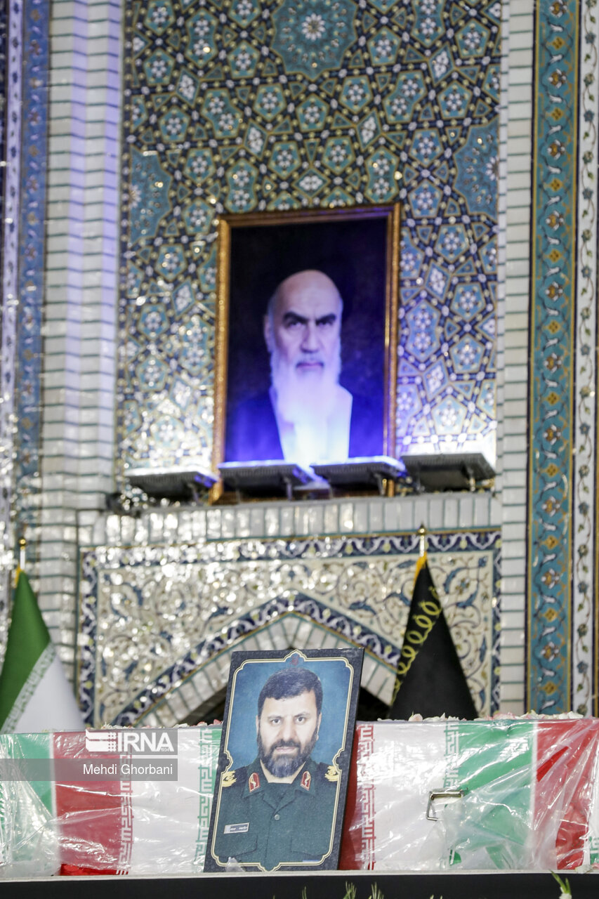 تشییع خادم الرضا در حرم رضوی