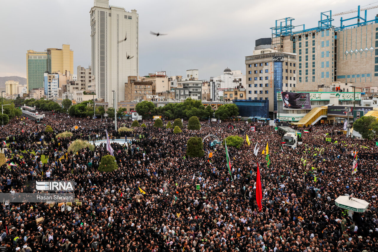 تشییع خادم الرضا در مشهد