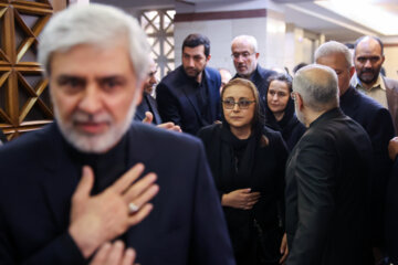 Cérémonie de deuil pour le martyre du ministre iranien des affaires étrangères