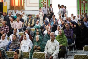 Zorosatrianos realizan el ritual Porse por el president Raisi en Yazd
