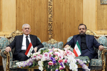 حضور «عبداللطیف رشید» رئیس‌جمهور عراق و  «احسان خاندوزی» وزیر امور اقتصادی و دارایی در فرودگاه مهرآباد 