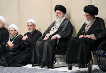 Supreme Leader hosts memorial service for martyred president, companions