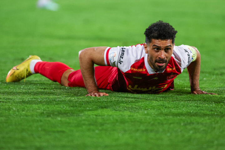 داداش زاده: پرسپولیس در خط هافبک مشکل دارد/ اگر عالیشاه بود نتیجه بازی تغییر می کرد