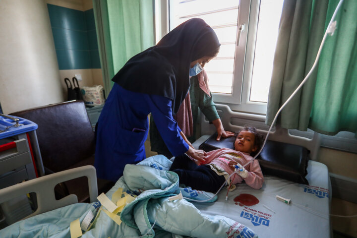 فیلم| چتر رایگان درمان برای کودکان در کرمان