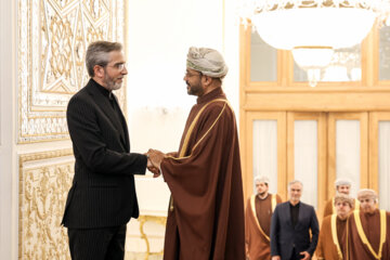 دیدار وزیر امور خارجه عمان با سرپرست وزارت خارجه