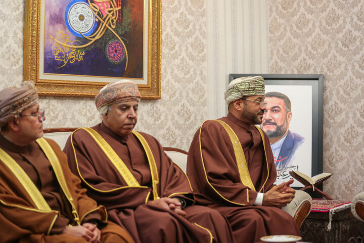 Министр иностранных дел Омана посетил дом Хосейна Амира Абдоллахияна