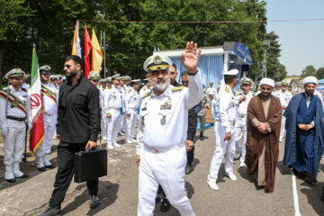 Cérémonie de remise des diplômes aux cadets des forces de la marine de l'armée iranienne