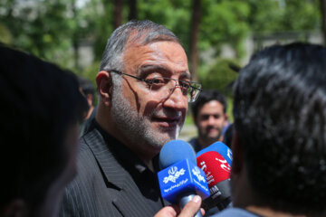 علیرضا زاکانی، شهردار تهران در جمع خبرنگاران