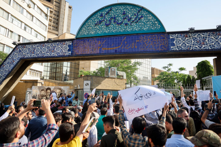 ثبت نام داوطلبان چهاردهمین دوره انتخابات ریاست جمهوری- حضور «سعید جلیلی» در جمع هواداران