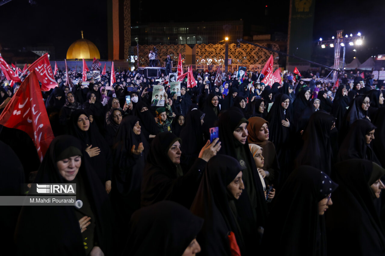 مراسم گرامیداشت رئیس جمهور شهید در میدان امام حسین (ع)