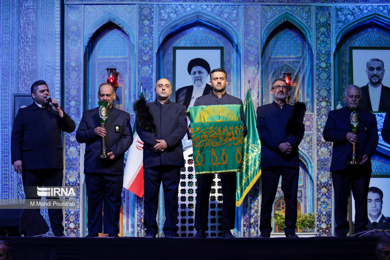 مراسم گرامیداشت رئیس جمهور شهید در میدان امام حسین (ع)