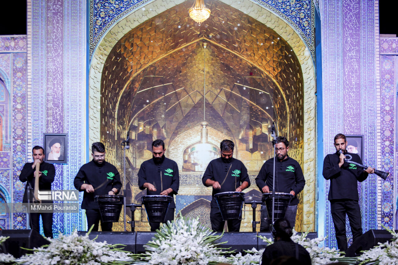 مراسم گرامیداشت رئیس جمهور شهید در میدان امام حسین (ع)