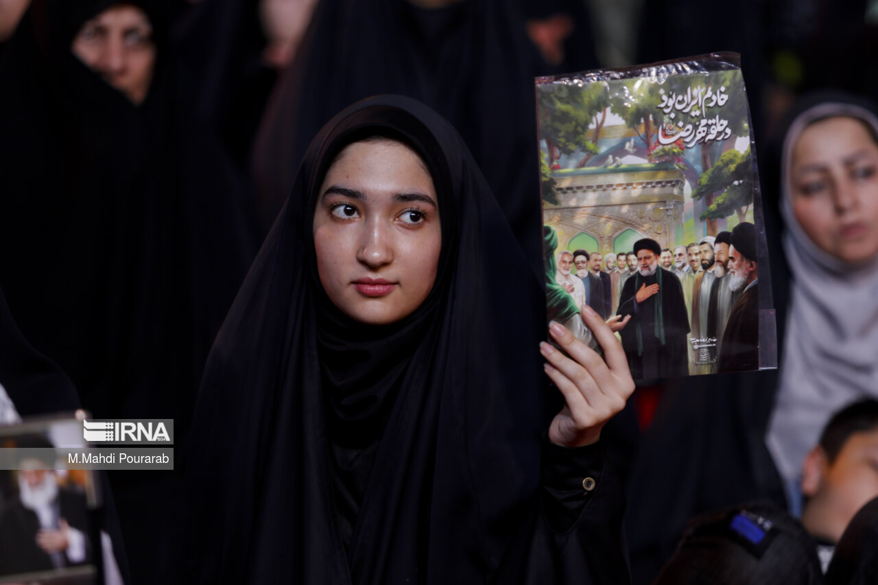 مراسم گرامیداشت رئیس جمهور شهید در میدان امام حسین (ع)