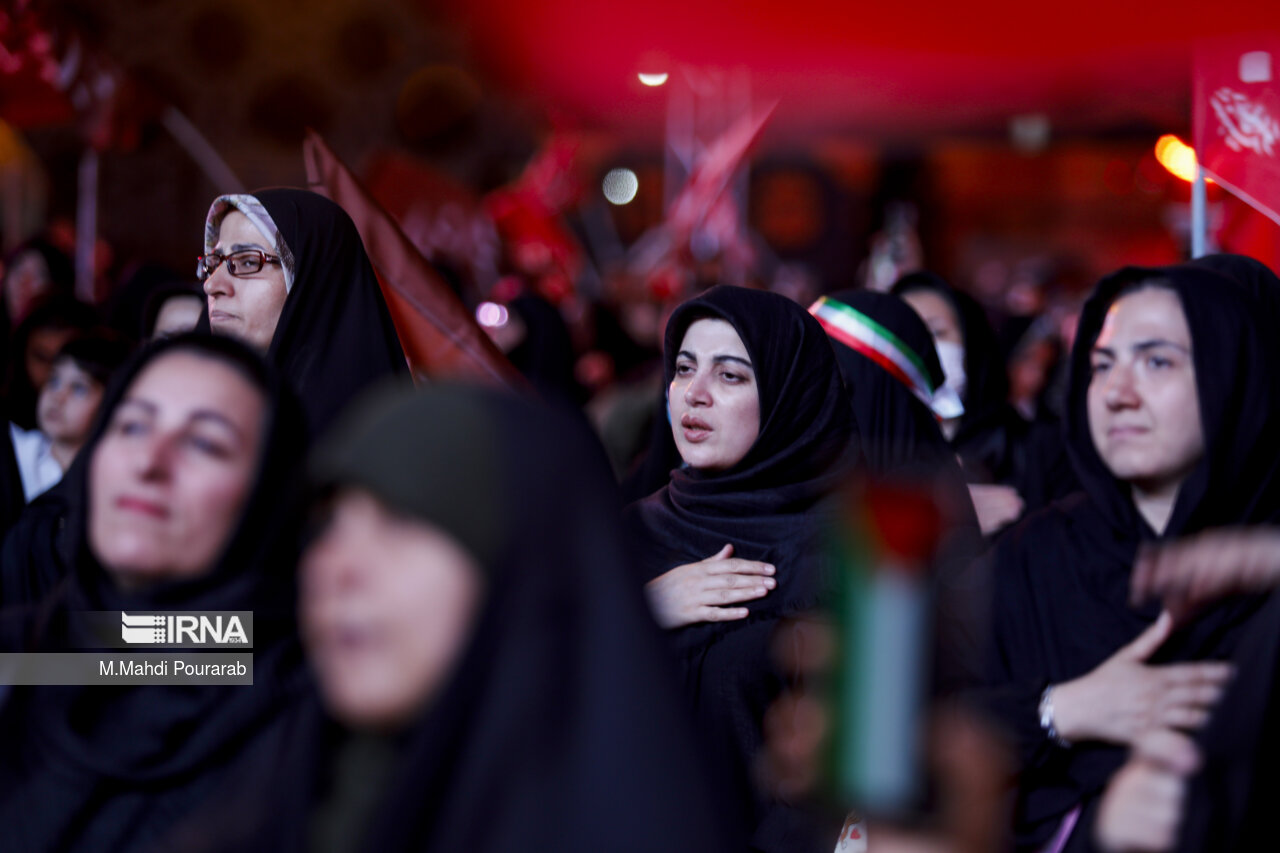 مراسم گرامیداشت رئیس جمهور شهید در میدان امام حسین (ع)