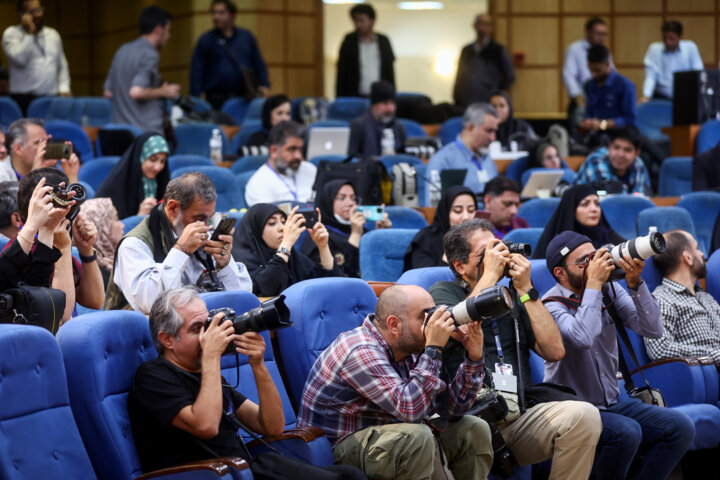 دومین روز ثبت نام داوطلبان چهاردهمین دوره انتخابات ریاست جمهوری- ثبت نام «عبدالناصر همتی»