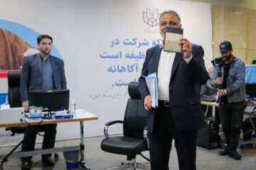 سومین روز ثبت نام داوطلبان چهاردهمین دوره انتخابات ریاست جمهوری- ثبت نام «علیرضا زاکانی»