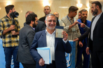 سومین روز ثبت نام داوطلبان چهاردهمین دوره انتخابات ریاست جمهوری- ثبت نام «علیرضا زاکانی»