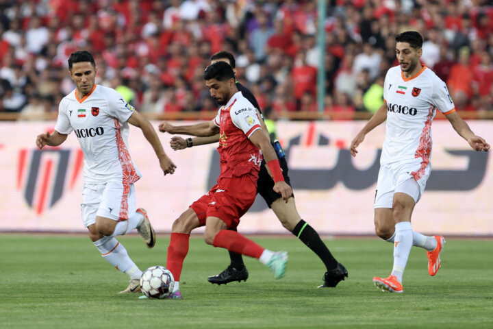 آسمان ایران سرخ شد؛ جشن قهرمانی پرسپولیس در آزادی