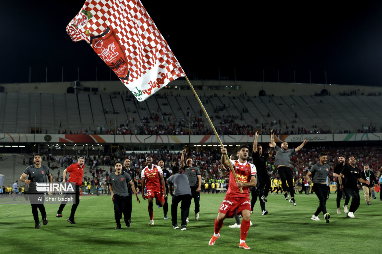 ایران کی تیئیسویں فٹبال سپر لیگ پرسپولیس نے جیت لی
