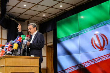 چهارمین روز ثبت نام داوطلبان انتخابات ریاست جمهوری- ثبت نام «محمود احمدی نژاد»