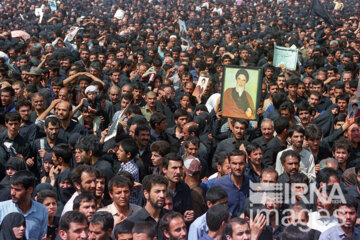 عزاداری مردم تهران پس از ارتحال امام خمینی