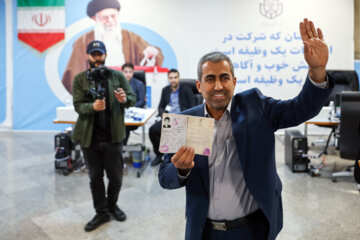 چهارمین روز ثبت نام داوطلبان انتخابات ریاست جمهوری- ثبت نام «محمدرضا پور ابراهیمی»