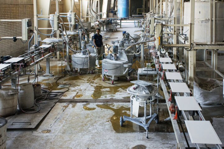 گرهگشایی از مشکل تملک بانکها بر واحدهای تولیدی در زنجان