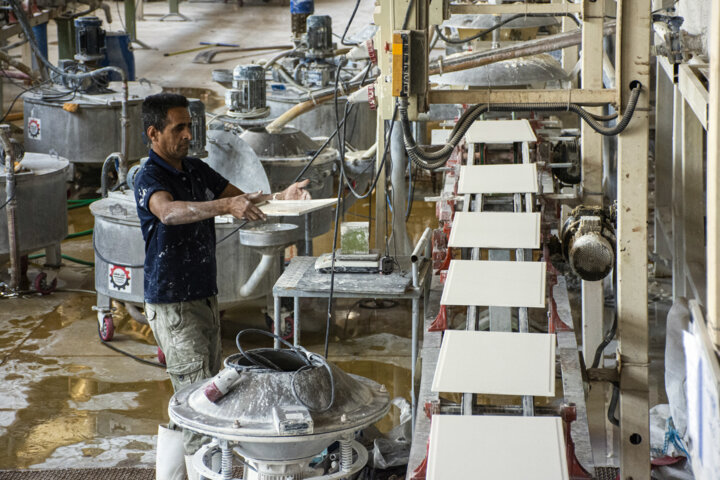 افزایش سرمایه صندوق کارآفرینی امید در سال آینده/تامین مالی ۷۳۰ واحد تولیدی راکد