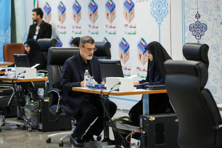 پنجمین روز ثبت نام داوطلبان انتخابات ریاست جمهوری- ثبت نام «امیر حسین قاضی زاده هاشمی»